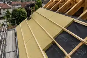 isolation de toiture par l'extérieur avec technique du sarking lors d'une rénovation de toiture en Alsace