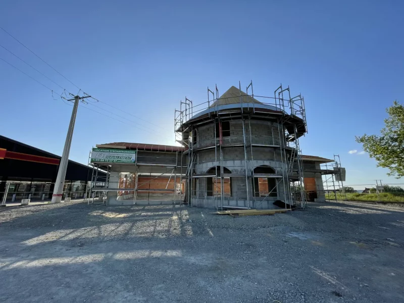 Échafaudage installé pour un chantier à Phalsbourg – Est Ravalement