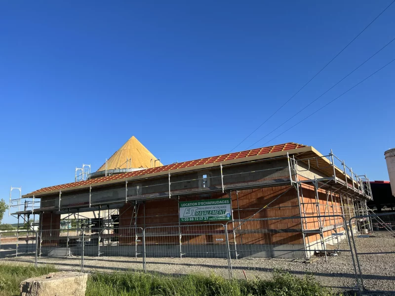 Location d’échafaudage sécurisé à Phalsbourg – prestation Est Ravalement